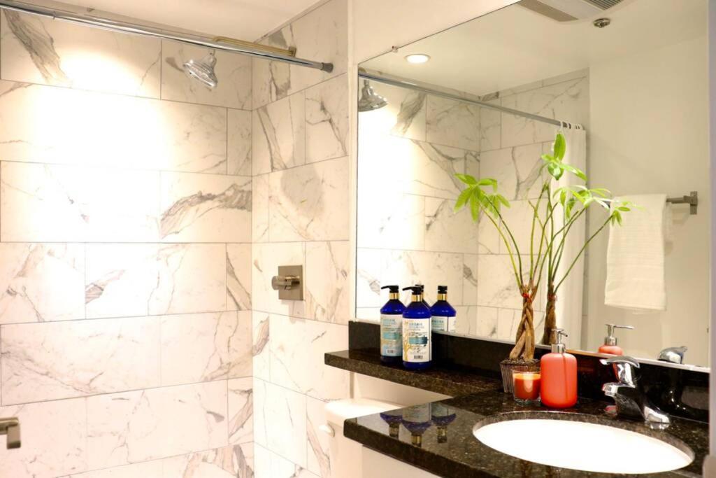 Heart Of West Hollywood Modern Suite 2 Bedroom 2 Bath Los Angeles Exterior photo